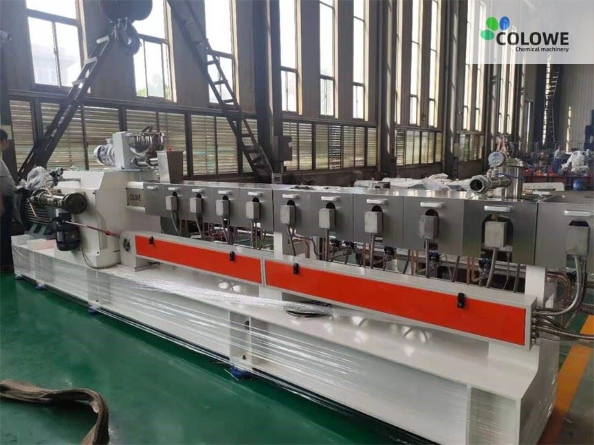 Kelongweier Twin screw extruder (28).jpg Kelongweier Twin screw extruder (28).jpg